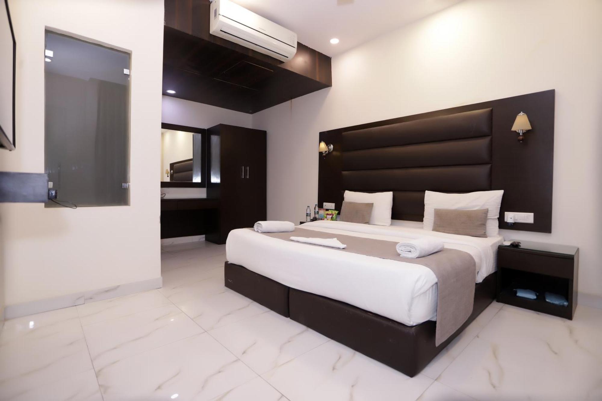 Hotel Pk Residency Noida Exterior photo