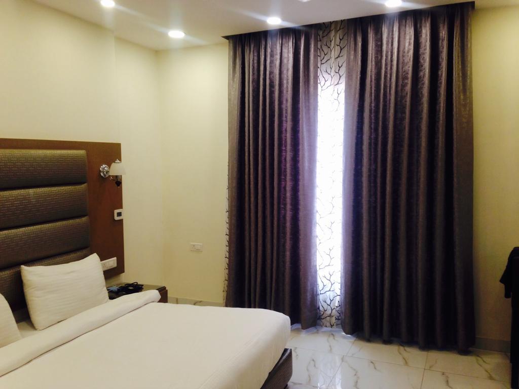 Hotel Pk Residency Noida Exterior photo